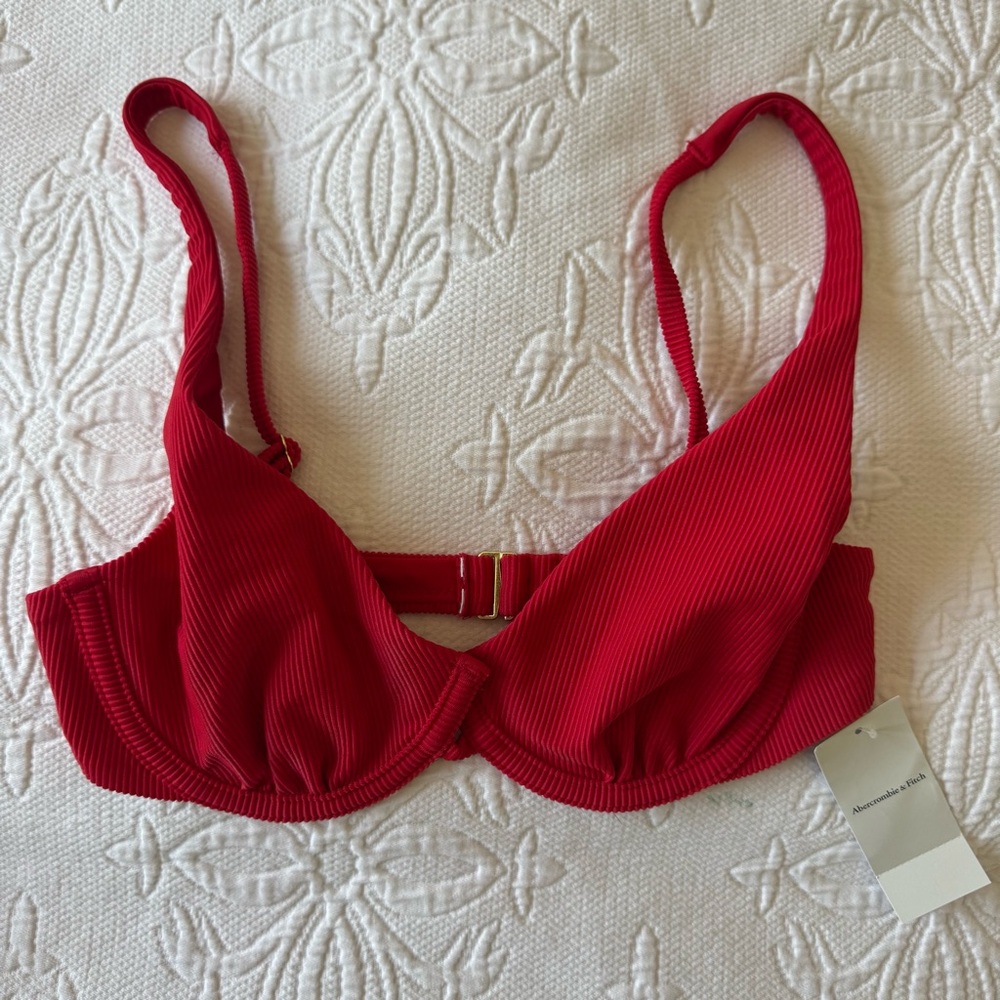 High Apex Underwire Bikini Top in Garnet